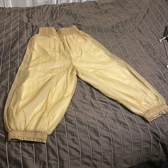 Free people movement worn once for a few hours ovr leggings also have gold - Picture 6 of 14